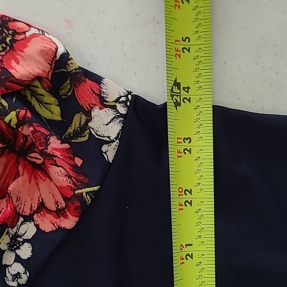 Susan Graver Navy Floral Tunic size XL - Picture 5 of 6